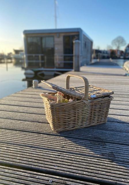 Luxe Houseboat Skoft Hotel Grou Luaran gambar